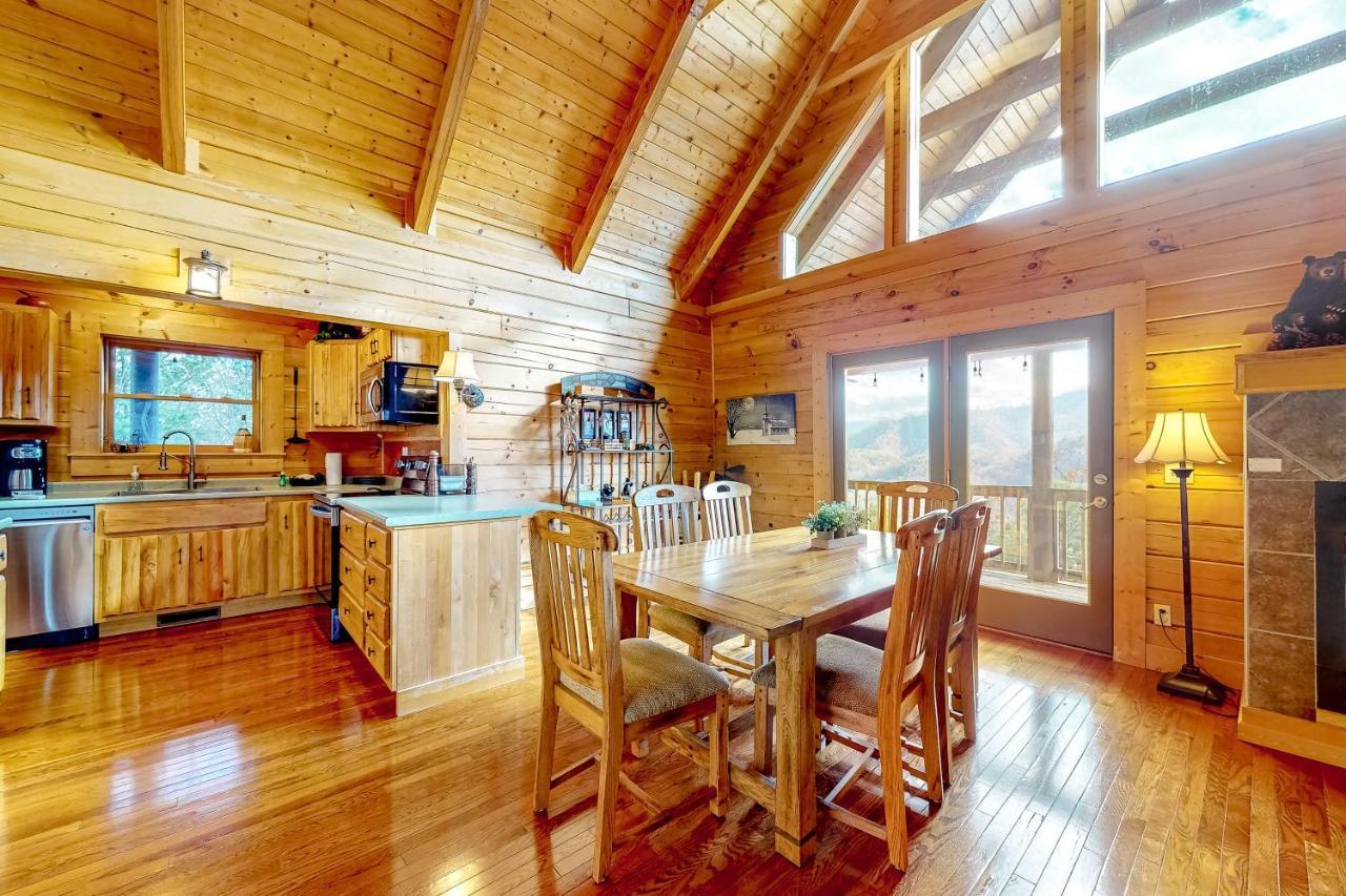 Lazy Bear Lodge Sevierville Eksteriør billede