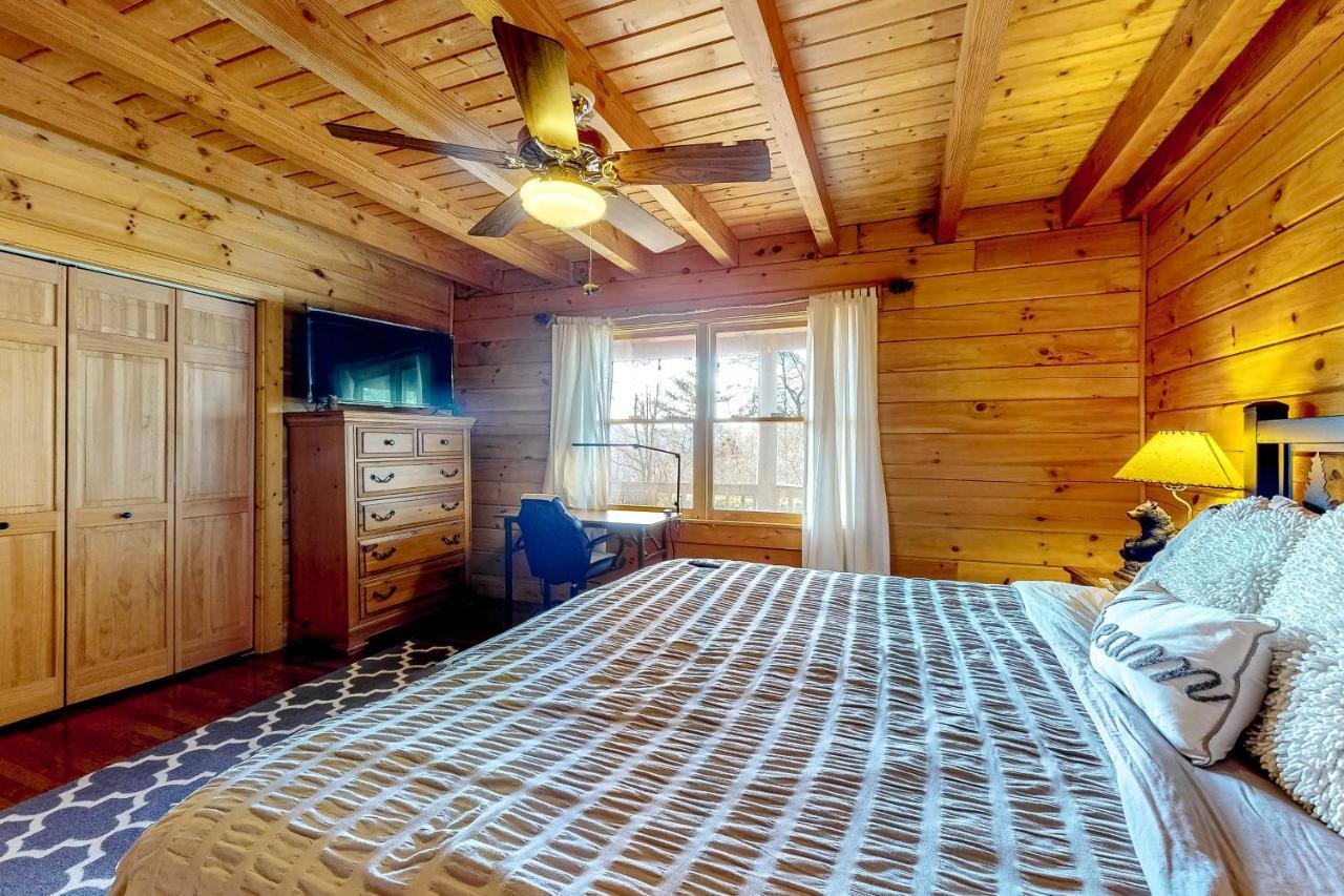 Lazy Bear Lodge Sevierville Eksteriør billede